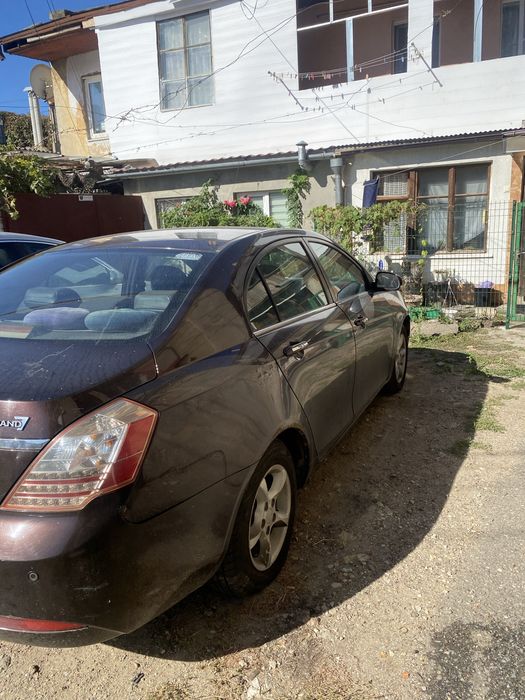 Geely emgrand 7.