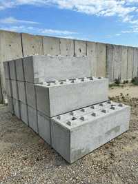 klocki/bloki betonowe LEGO, mur oporowy, boksy, zasieki