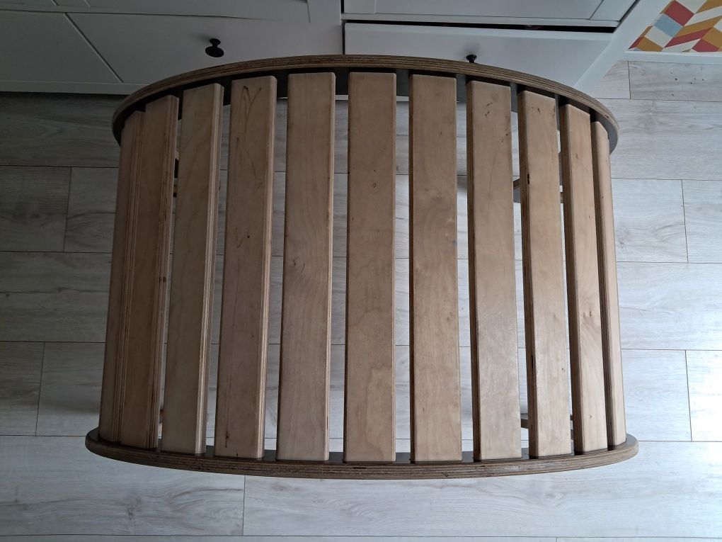Drewniany bujak z biurkiem i zjeżdżalnią Good Wood Montessori