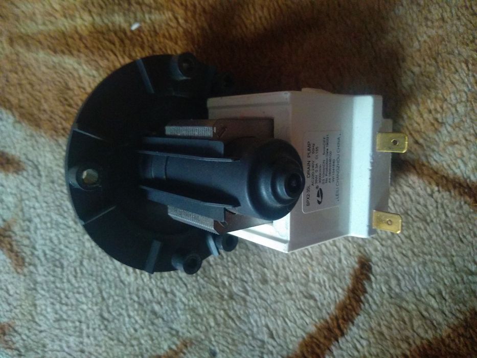 Насос до пралки злив