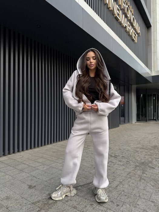 Костюм жіночий якісний двійка ( кофта на замку та штани)