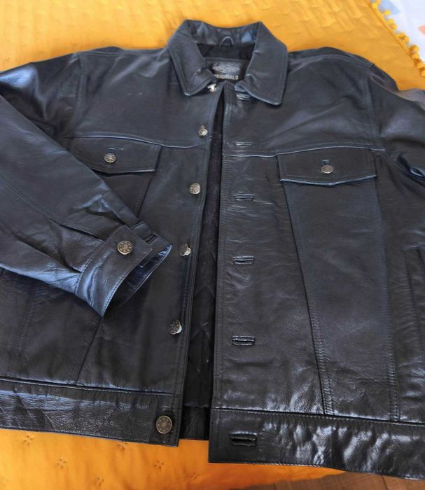 Casaco clássico de pele genuína da Lee Cooper. Tamanho médio oversize