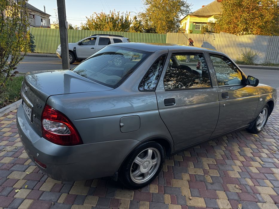 Lada Priora 2011 2170 люкс комплектация