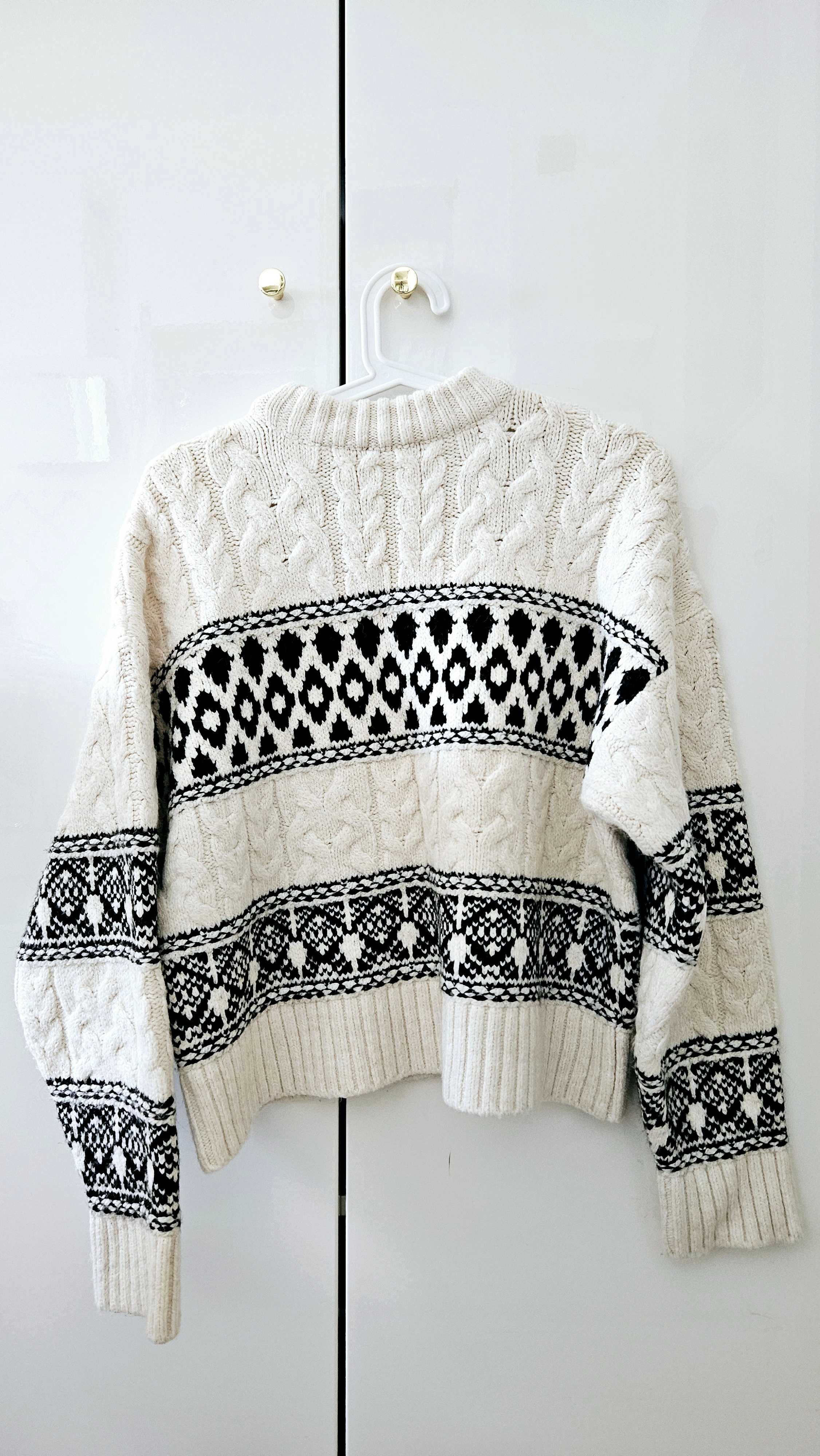 Sweter MANGO - beżowy z czarnym wzorem