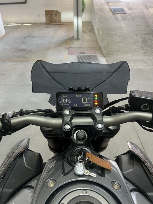 Honda CB650R 2023 – 8.500 km | Excelente estado + Extras | 7.600€