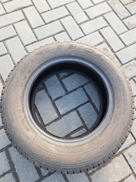 Cztery zimowe opony marki Dębica 185/65 R14
