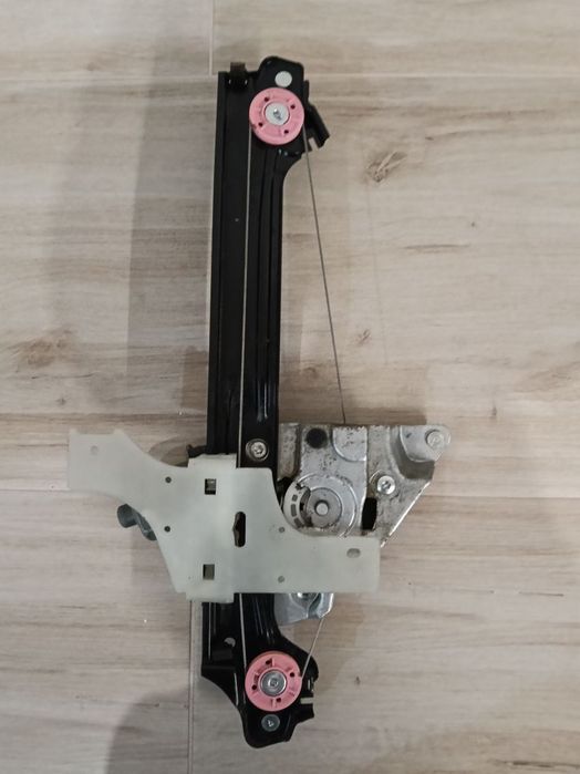 Mechanizm podnoszenia szyby tył prawy. Peugeot 508