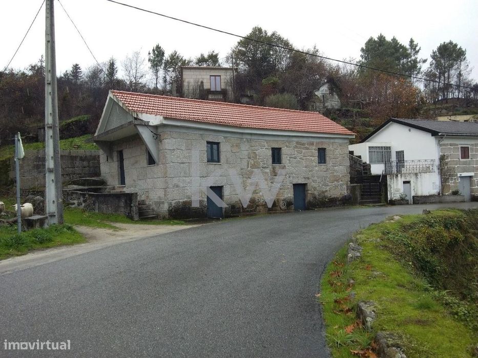 Moradia T2 Renovada em Carneiro, Amarante