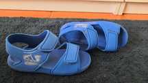 Sandalias Adidas n°27