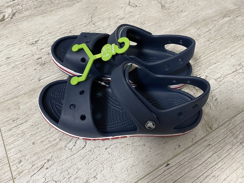 Продам босоножки/ сандали Crocs оригинал