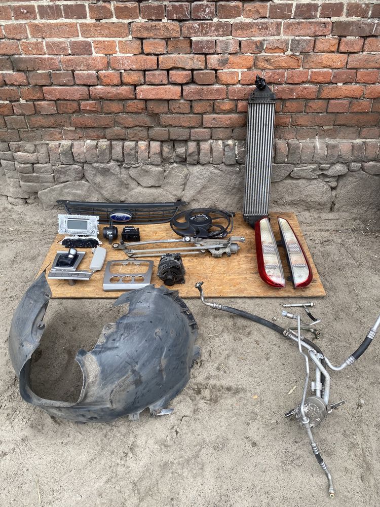 Sprzedam klapę bagaznika itp ford focus mk2 lift