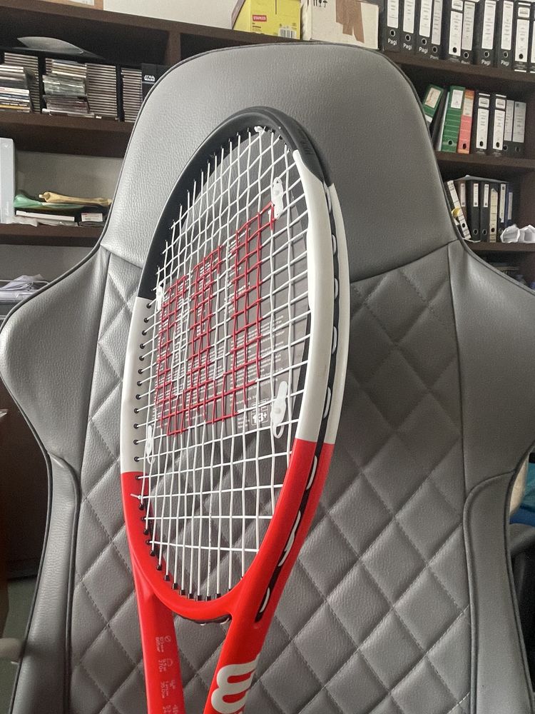Raquete WILSON nova