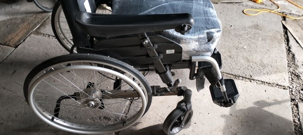 Продам инвалидную коляску с ортопедическими сидениями