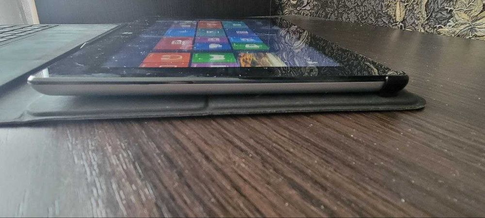 Планшет з клавіатурою Lenovo IdeaPad Miix 10 20284