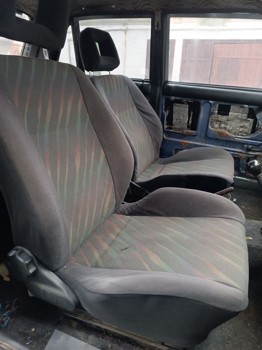 Продам передні сидіння з іномарки