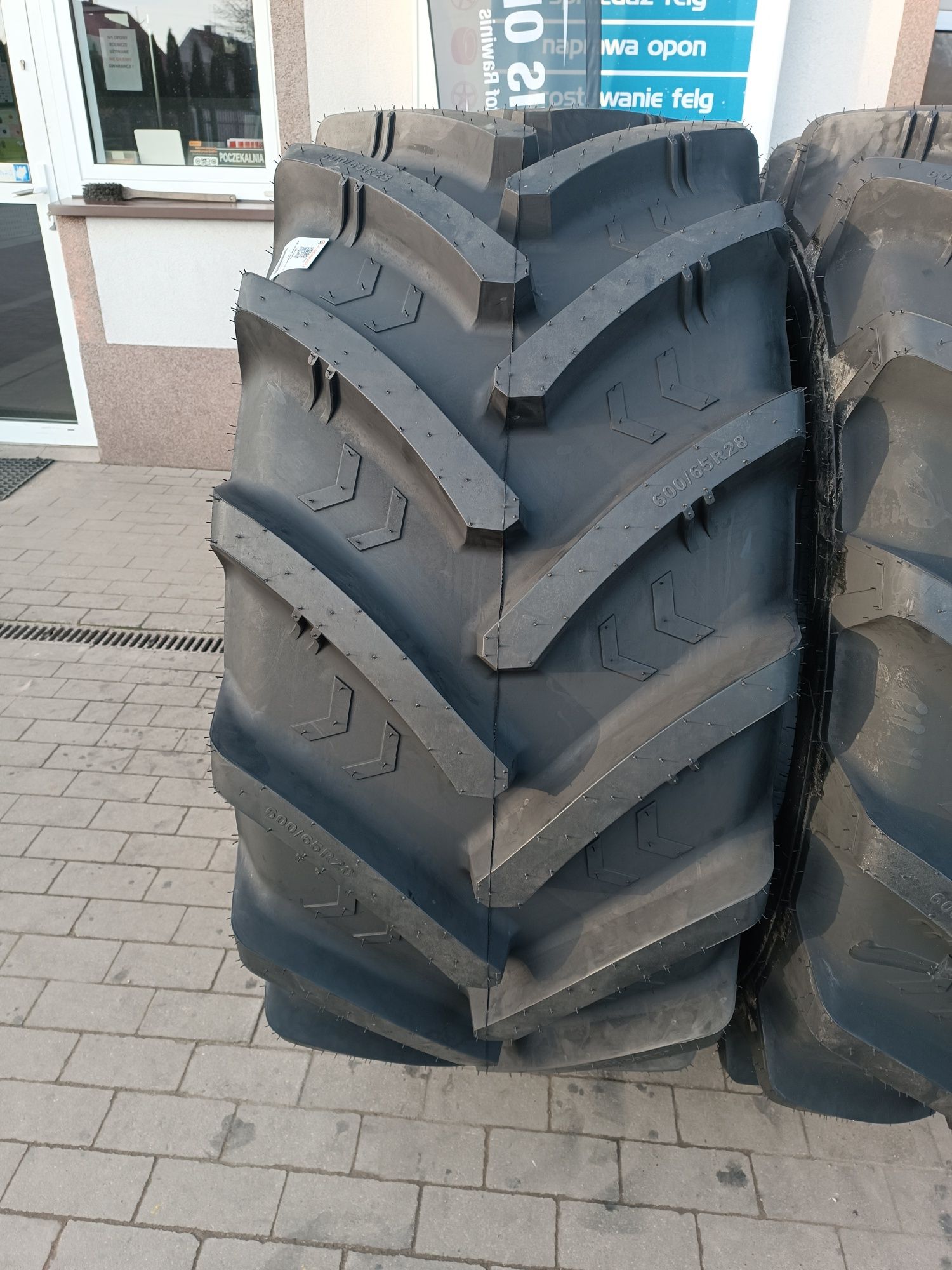 600/65R28 Ascenso XLR 880 NOWE