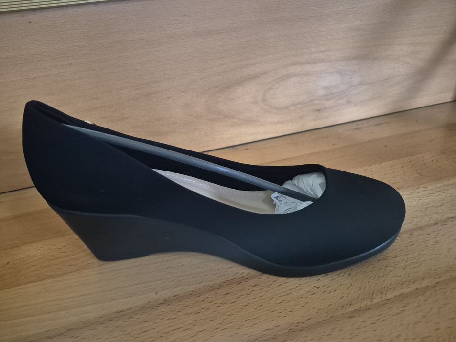 Buty damskie na koturnie