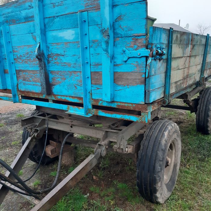 Продам тракторний причіп 2ПТС4