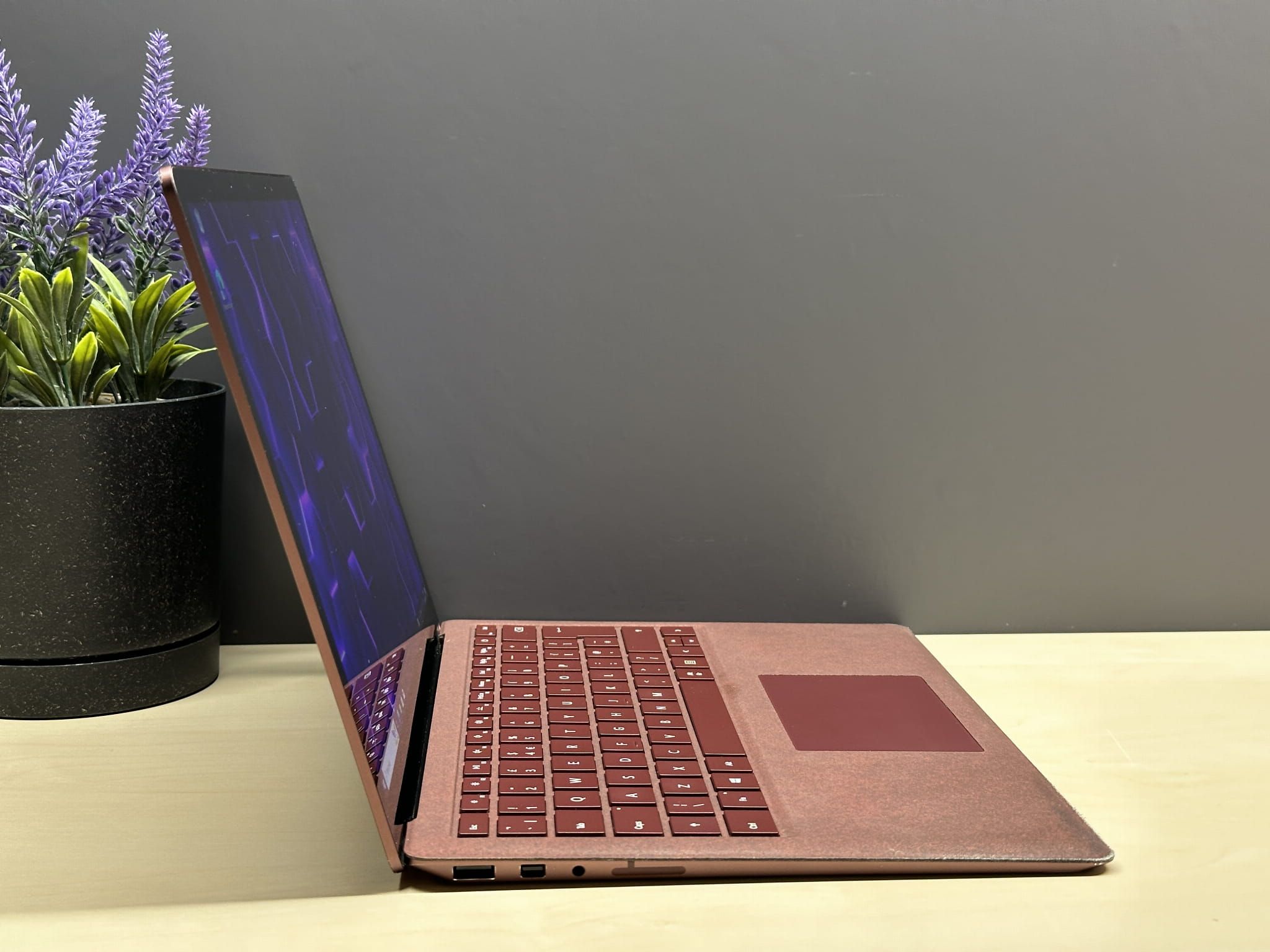 Laptop Microsoft Surface Laptop 2 | i7-8650U / 16GB/512GB/FHD/ OUTLET