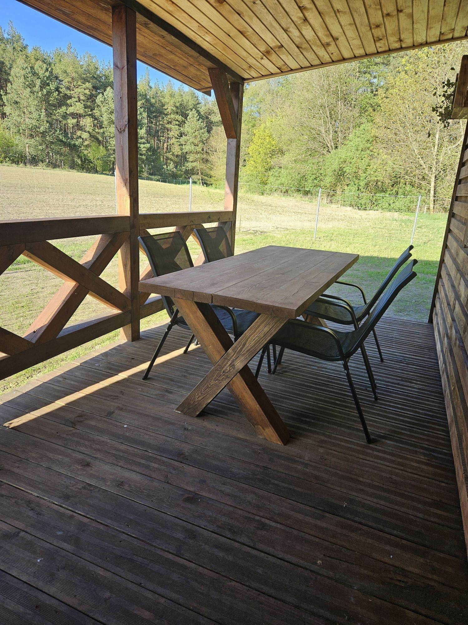Drewniany domek nad jeziorem Niewilno