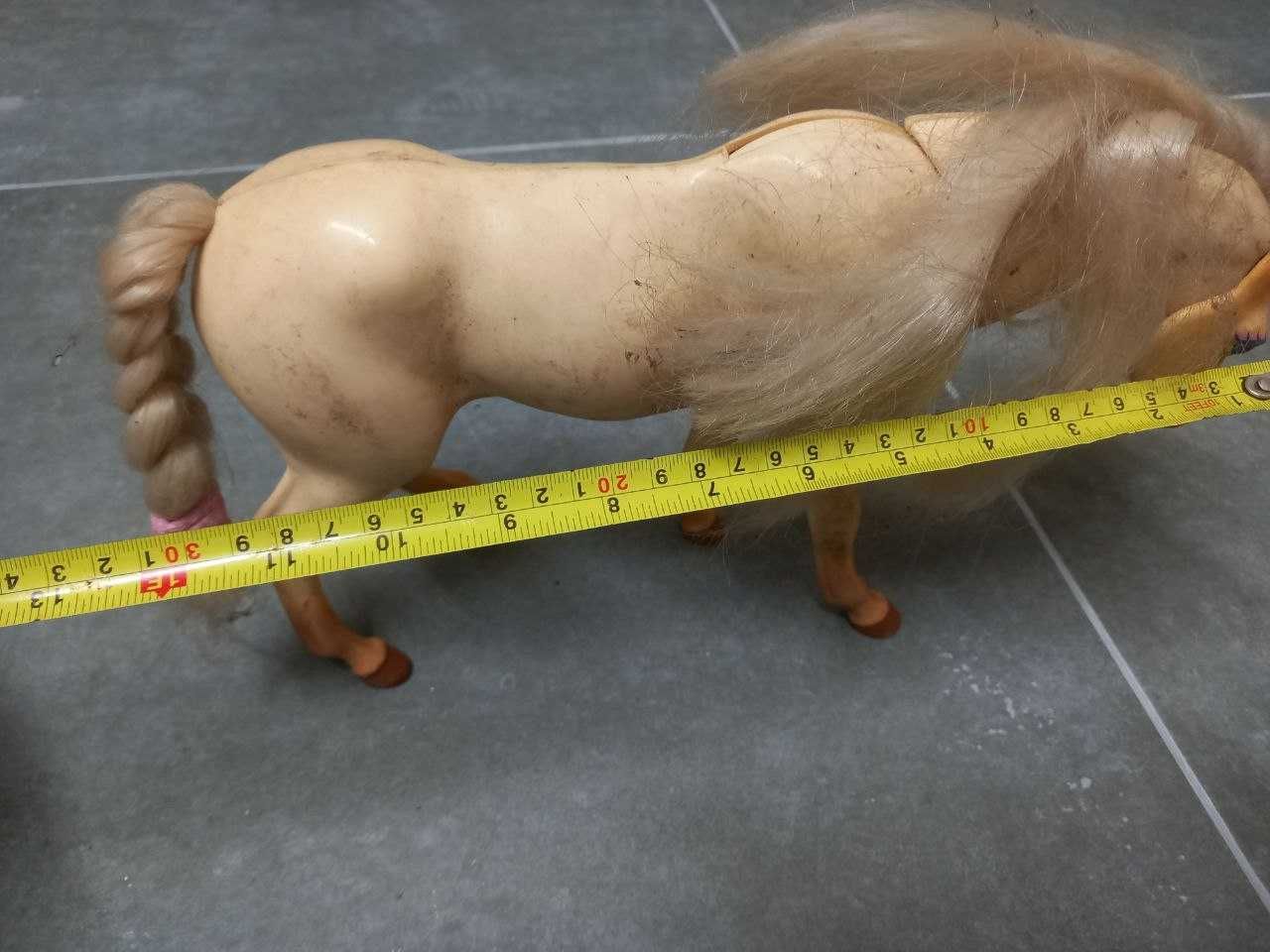 brinquedo em forma de cavalo