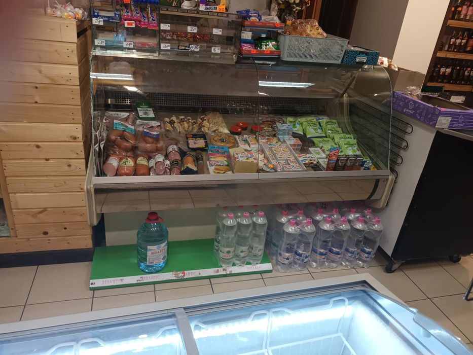 Холодильник вітрина