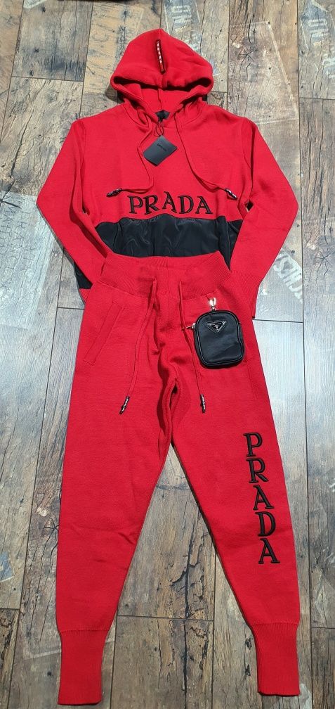 Prada śliczny dres czerwony dzianina ekskluzywny premium saszetka S