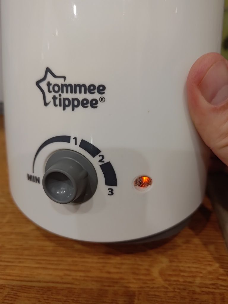 Podgrzewacz do butelek/ słoiczków Tommee Tippee + GRATIS