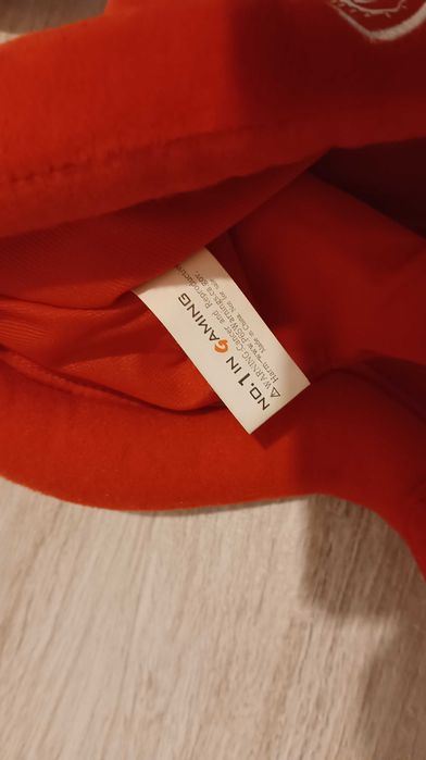 MSI True Gaming; Maskotka Czerwonego Smoka Pluszowy kapelusz