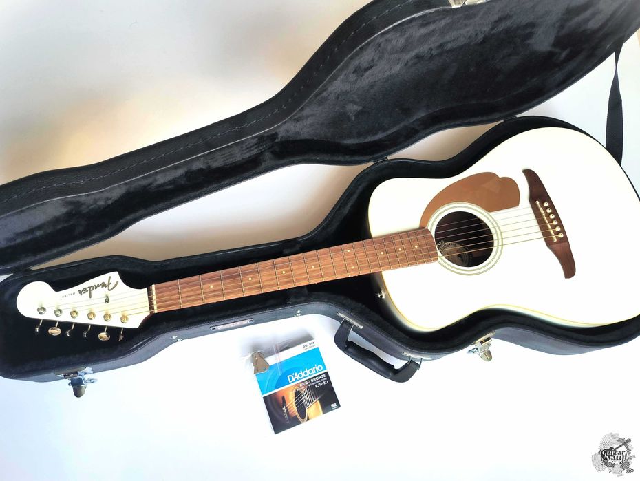 Fender Malibu Player '2021 Arctic Gold з кейсом в подарунок