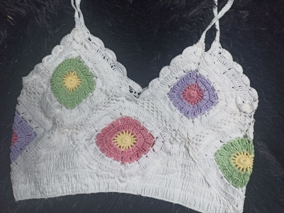 Stradivarius top ażur śliczny