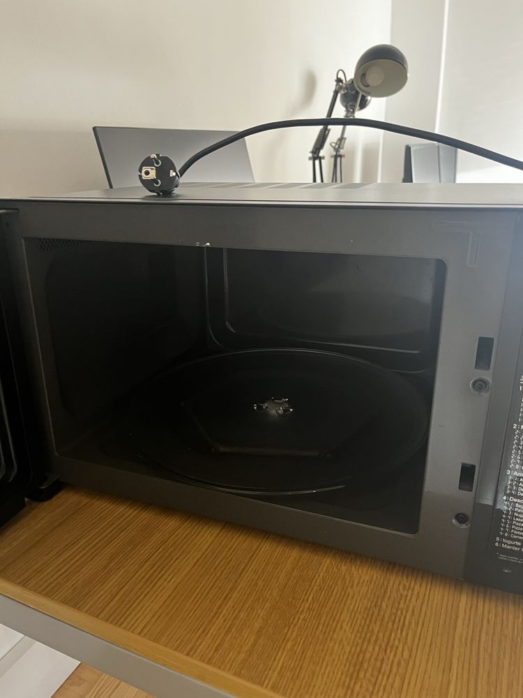 Micro-ondas LG NeoChef com Grill Preto