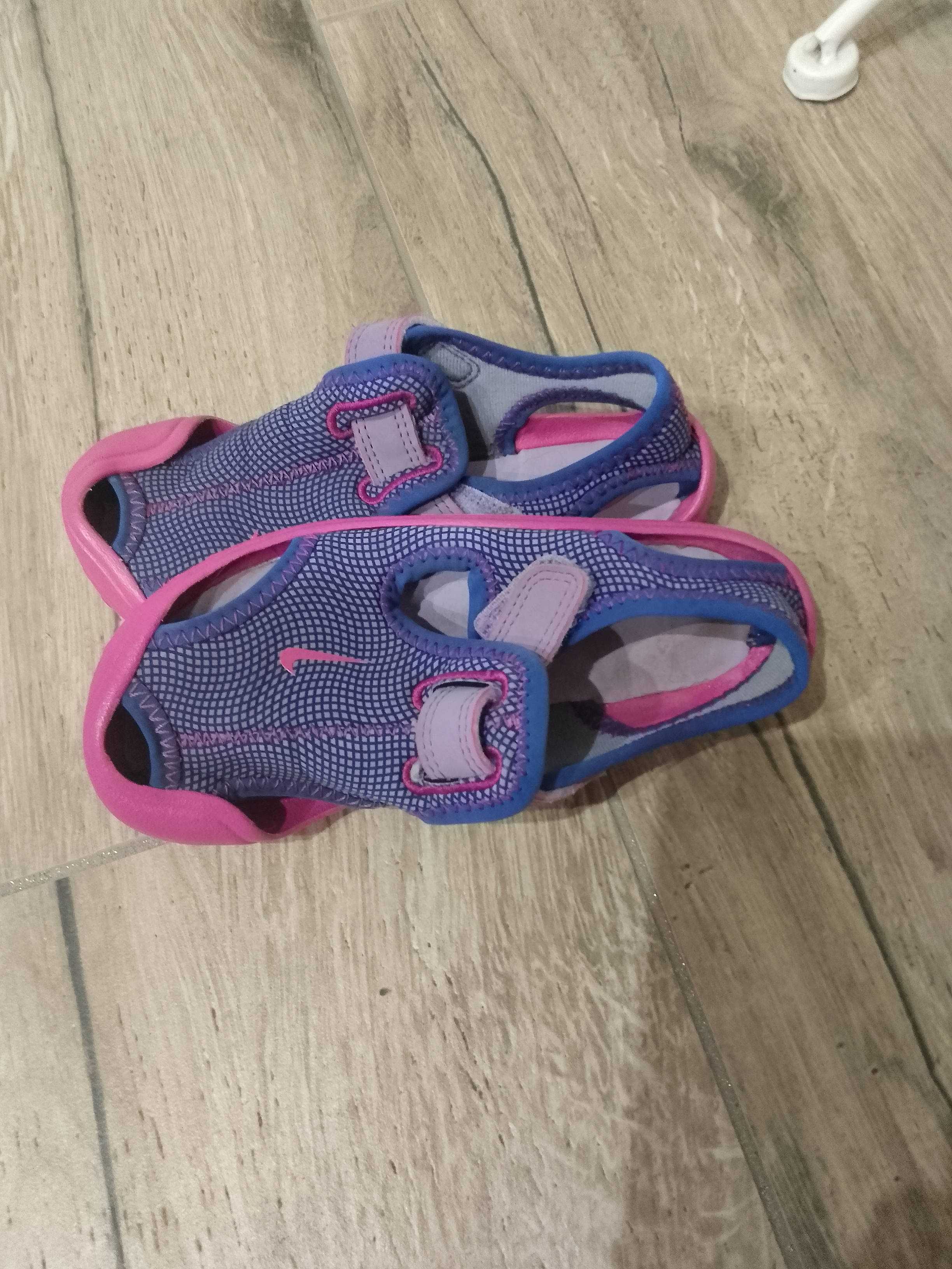 Sandałki Nike dla dziewczynki
