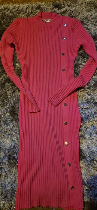 Sukienka sweterkowa midi