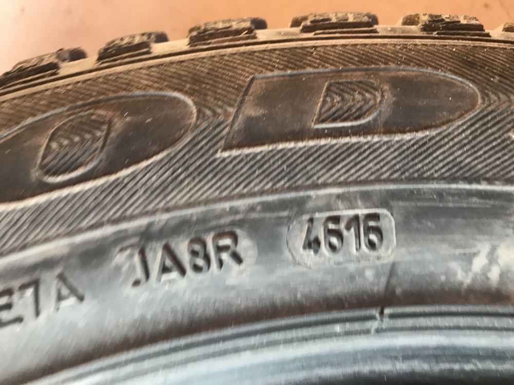 Продам резину 235/55 r17