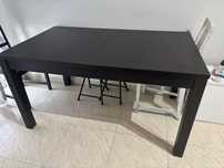 Mesa IKEA preta extensivel