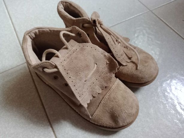 Sapatos de Camurça - número 30 - para criança - estilo "Carneirinhas"