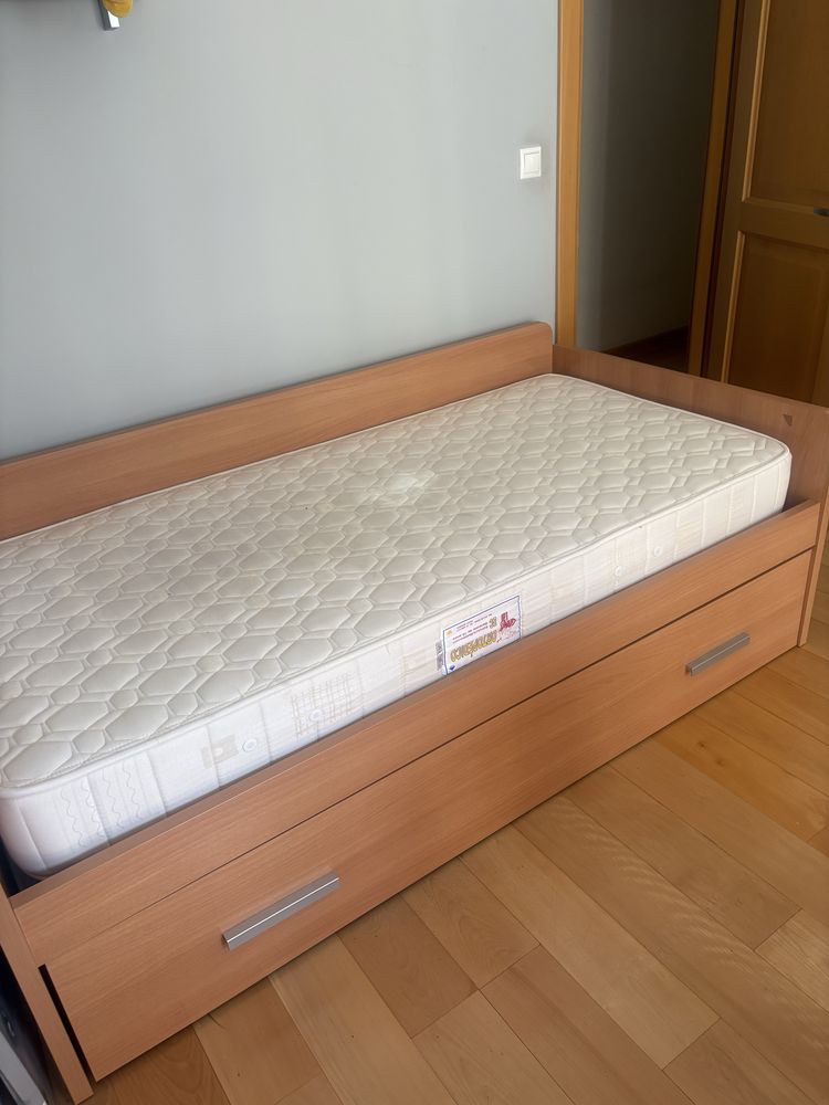 Cama de solteiro com gavetão e 2 colchoes