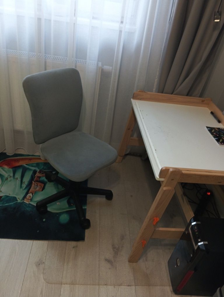Biuro szafka fotel