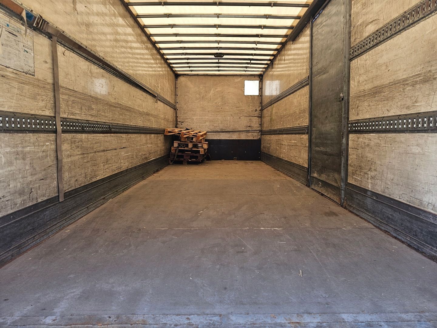 KONTENER ZABUDOWA PAKA SKRZYNIA MAGAZYN 7.6 m RENAULT MIDLUM PREMIUM DAF LF 45 55 IVECO EUROCARGO