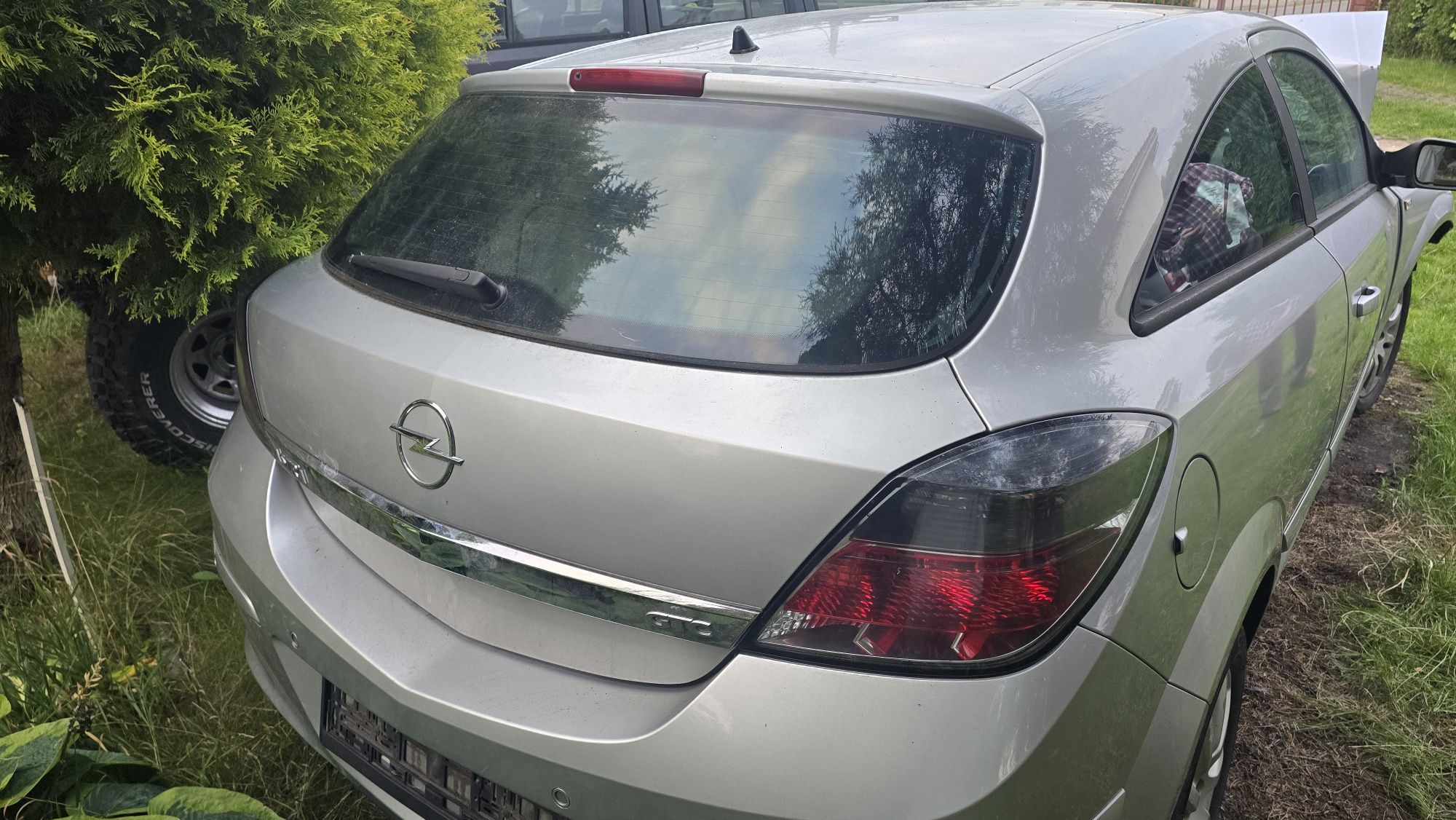Astra h gtc benzyna po wypadku