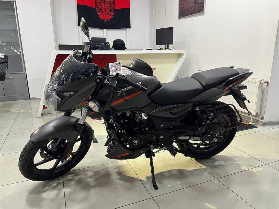 Bajaj Pulsar 180 Neon