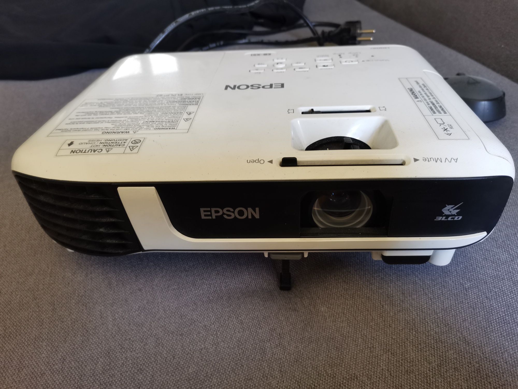 projektor epson EB-X51