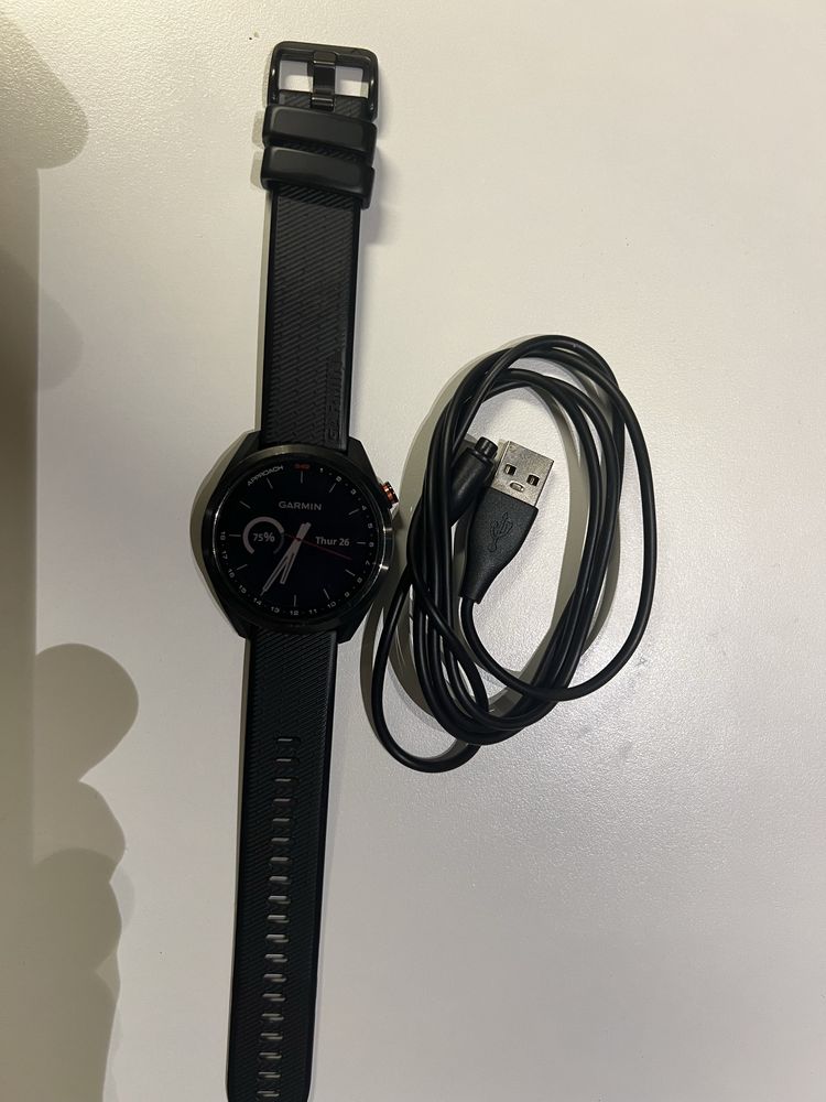 Garmin Approach S42 смарт годинник