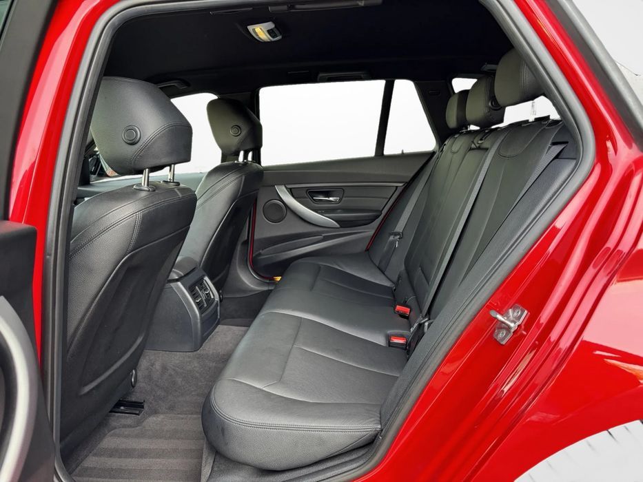 BMW 318 d Touring Pack M