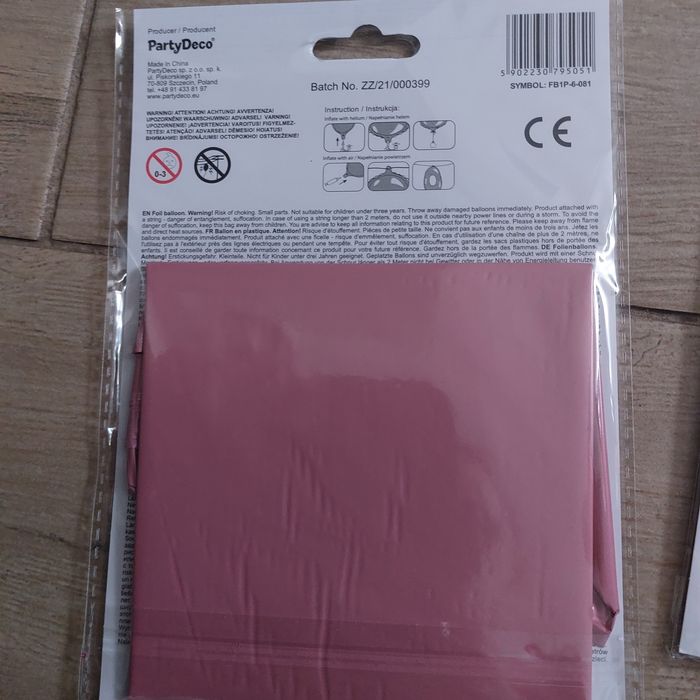 Foliowe balony różowe 6 i 0 oraz złoty toper 60