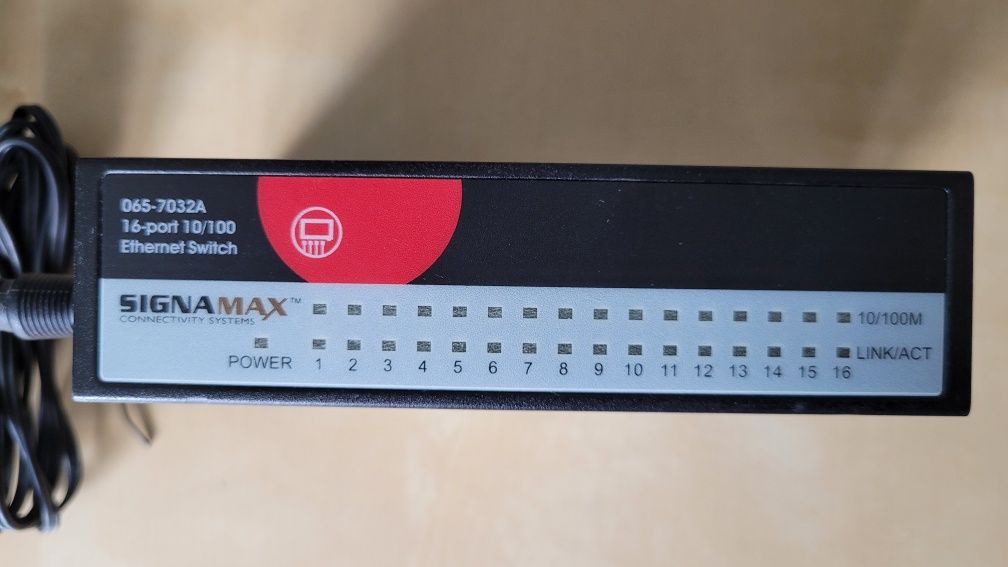 Signamax 16-port 10/100 Ethernet Switch