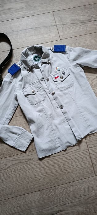 Góra i pas mundur harcerski