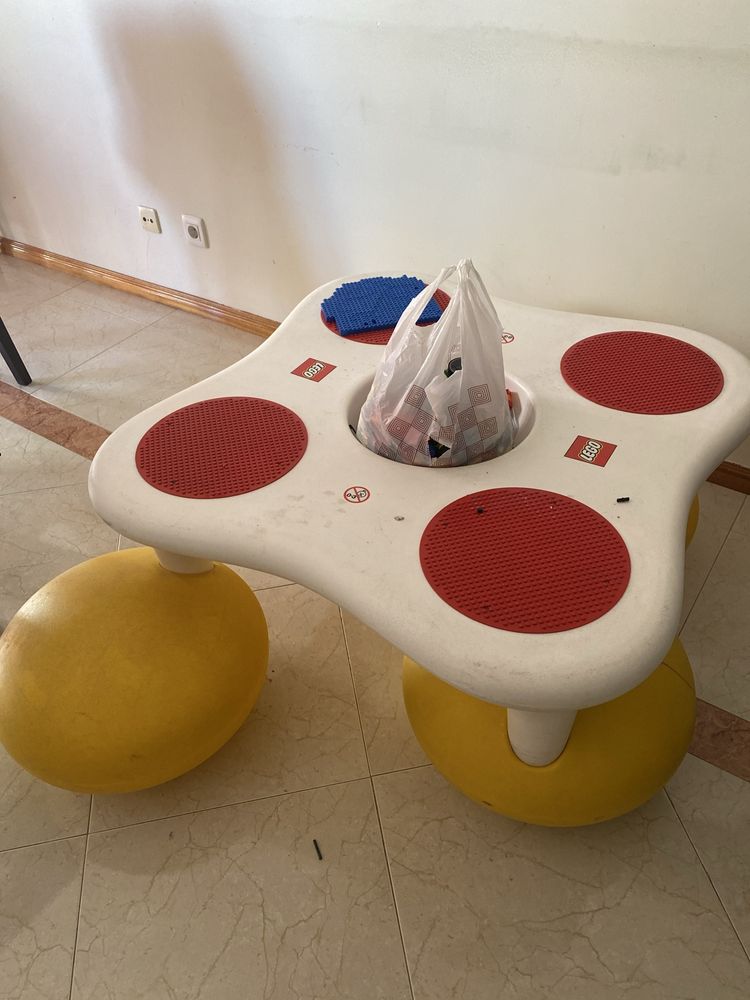 Mesa LEGO para construcao