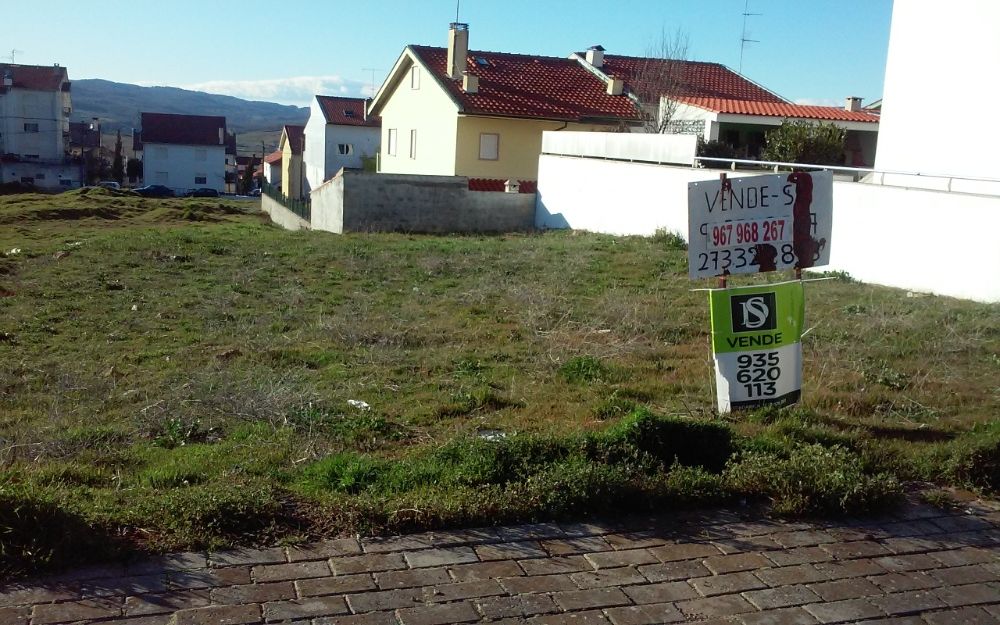 terreno para construção permuta se por auto caravana em Bragança